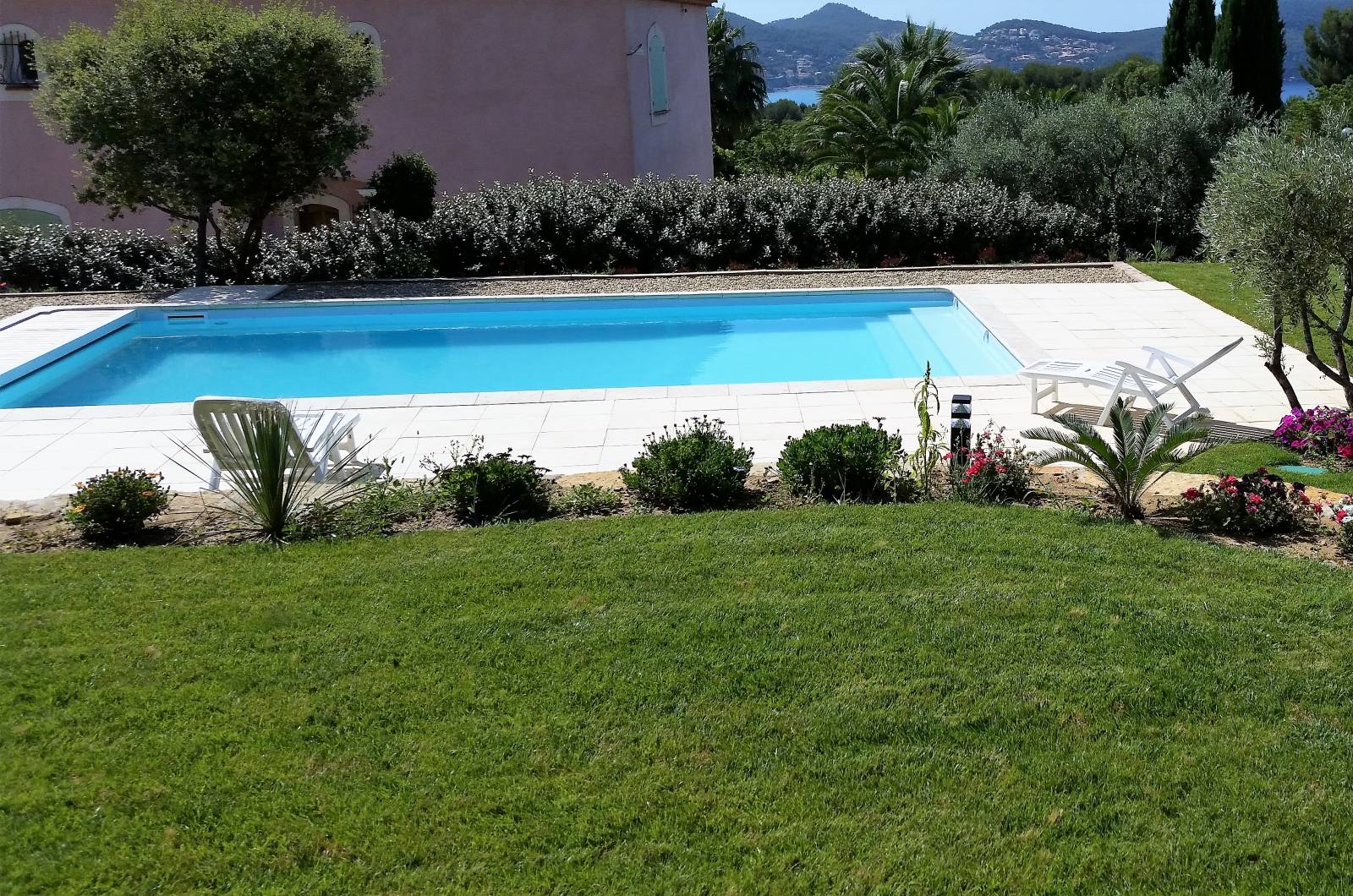 VOLET IMMEO CAILLEBOTIS EN IPE distribué par Desjoyaux Six Fours les plages