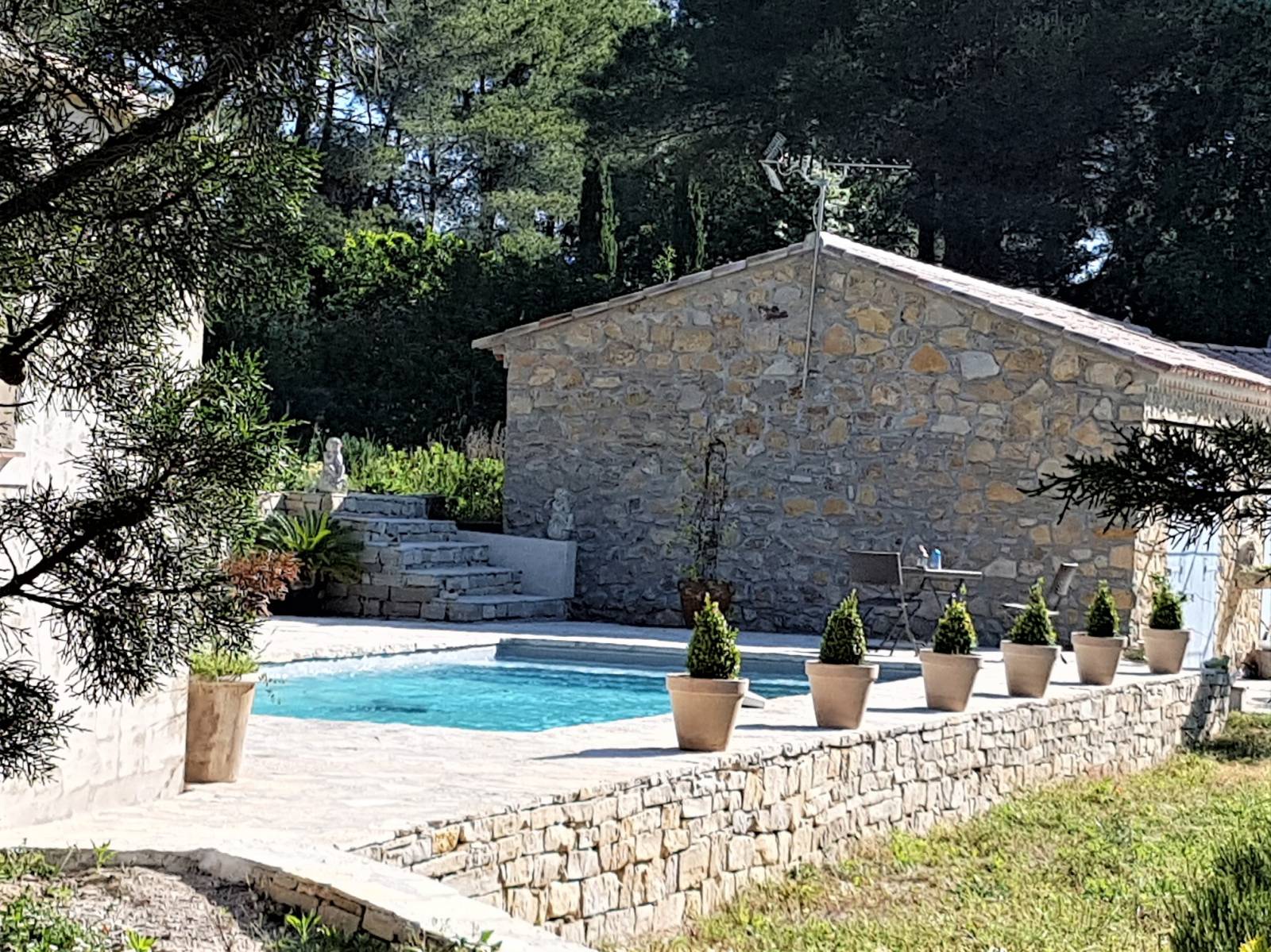piscine sur restanque dans le var