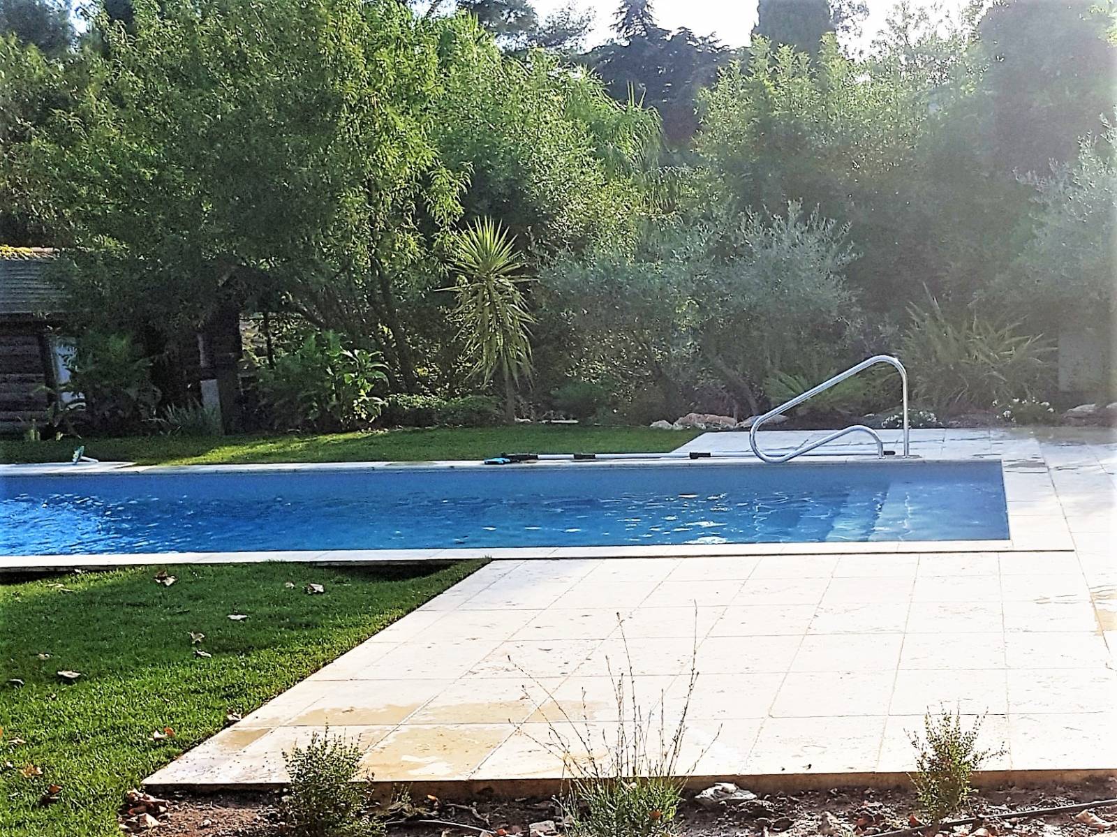 piscine grise dans le var