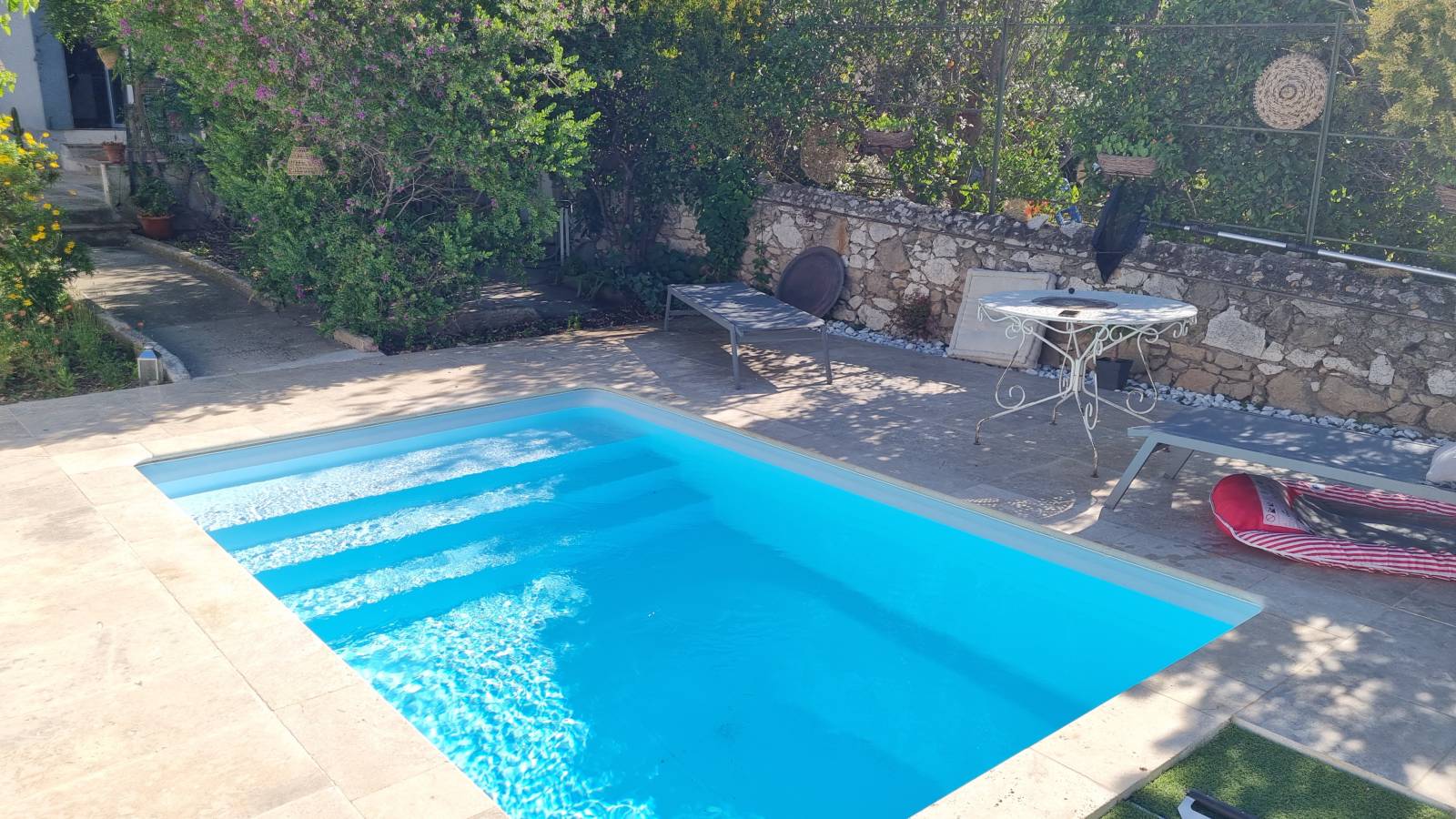 Piscine moins de 10m2 béton armé liner Toulon dans le Var