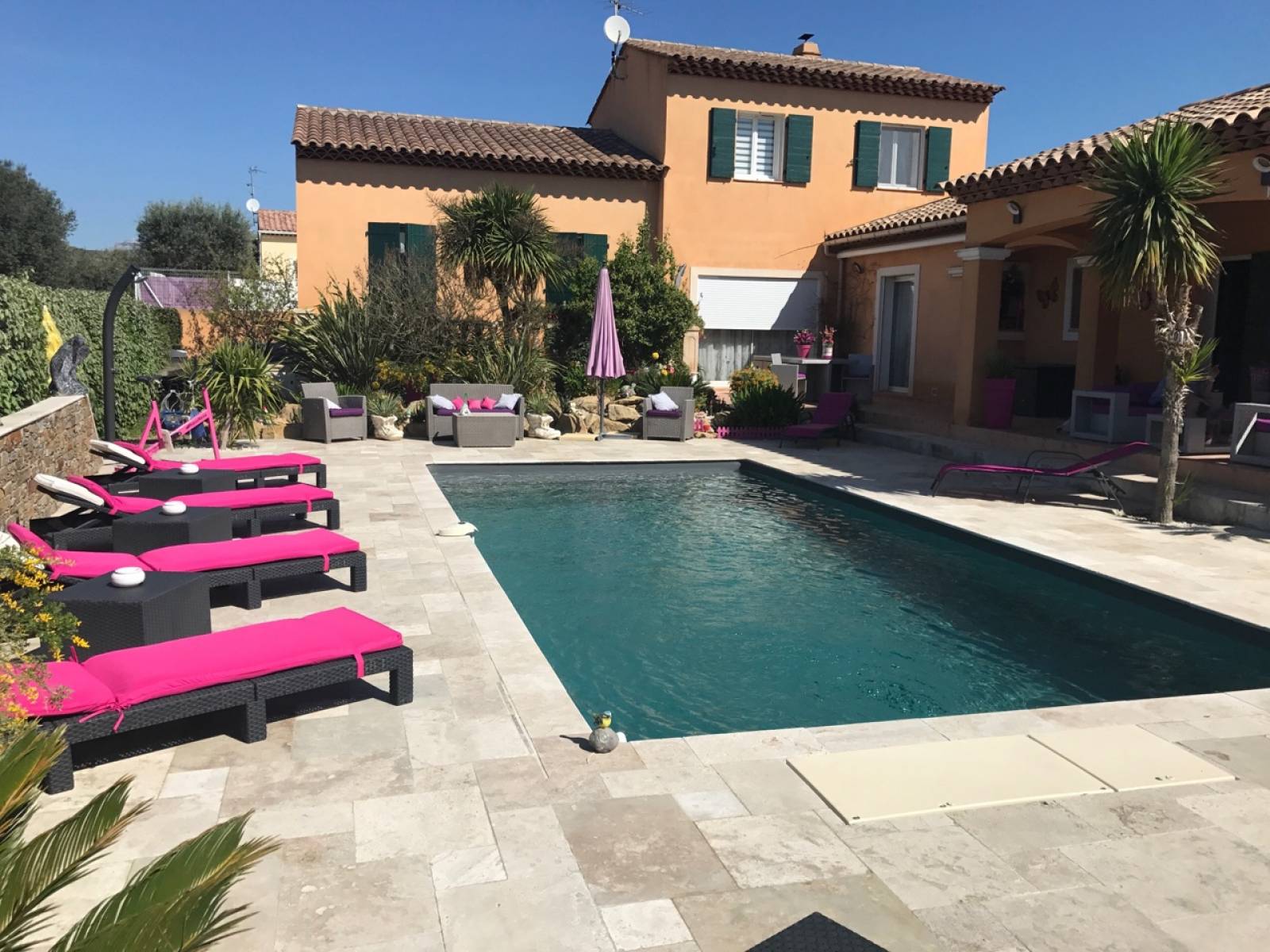 piscine grise dans le var