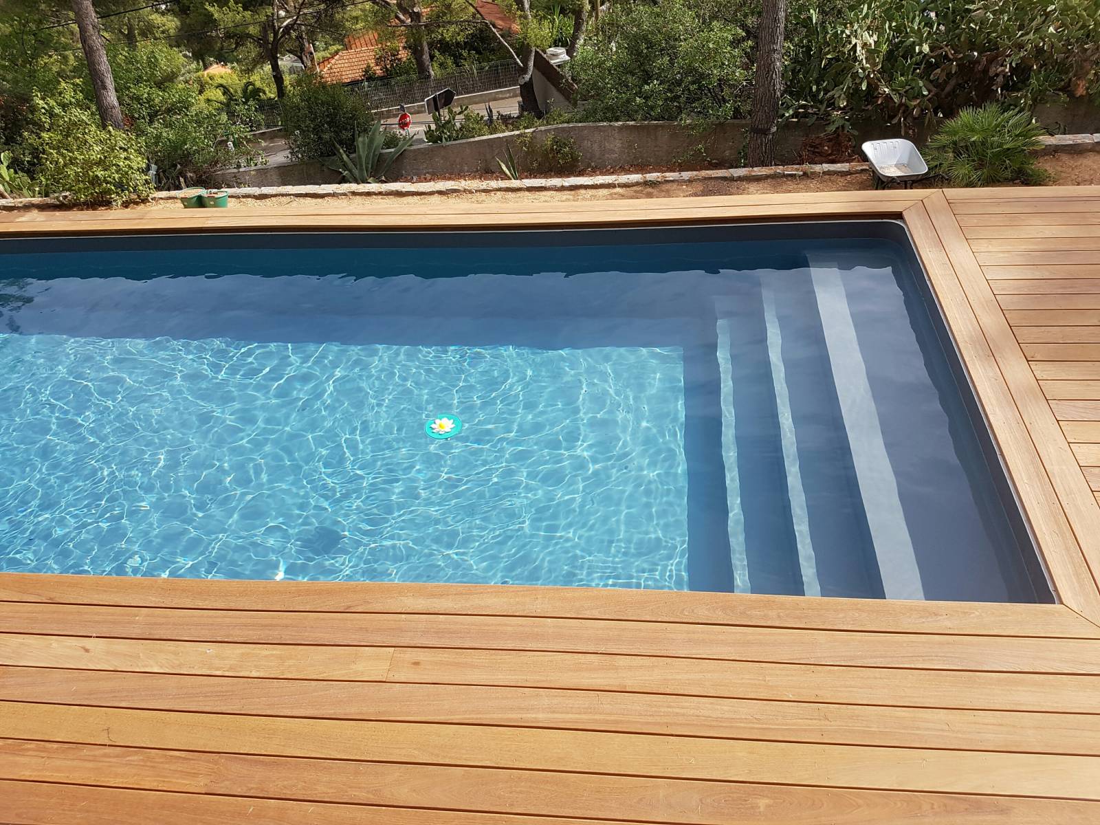 Plage bois exotique 83140 Six Fours Les plages