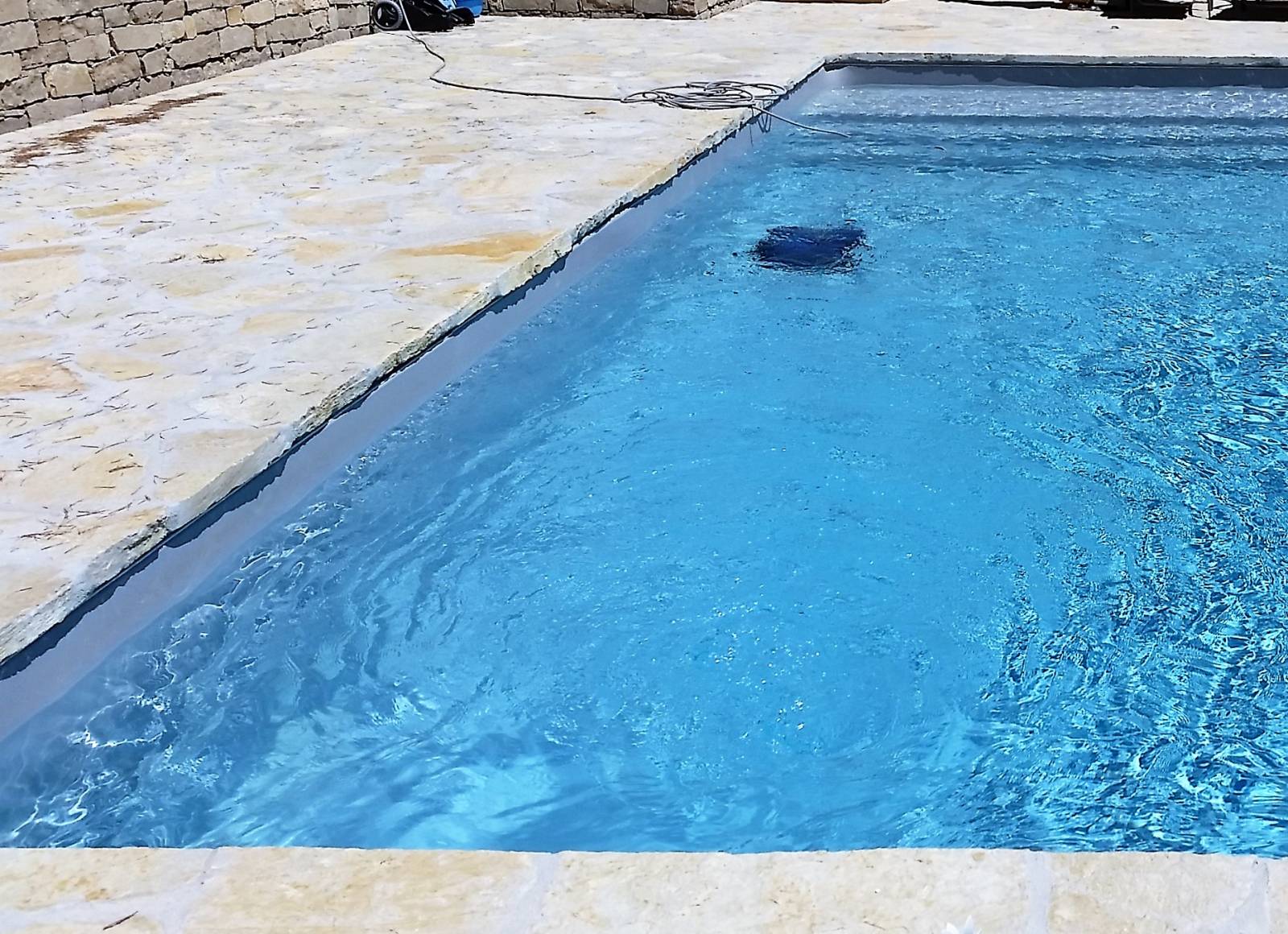 Piscine 9x4 m gris clair Desjoyaux La cadière