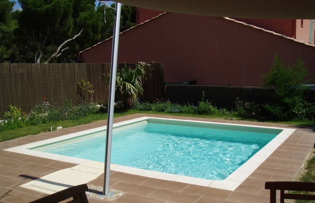 piscine carré de moins de 10 m² dans le var